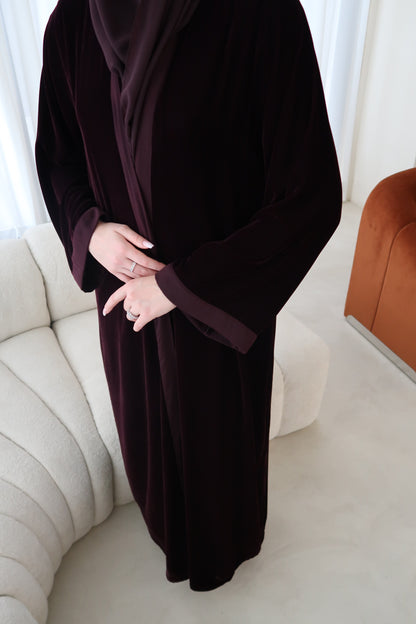 EE07- The Velvet Muse Abaya