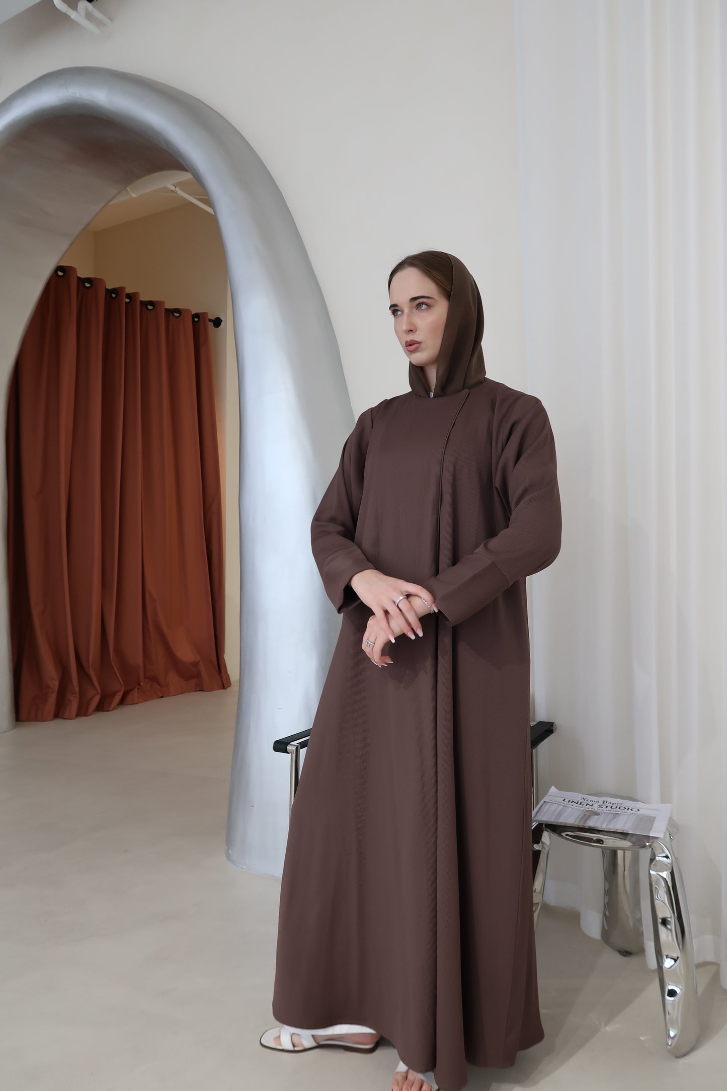 EE04 - The Elora Abaya