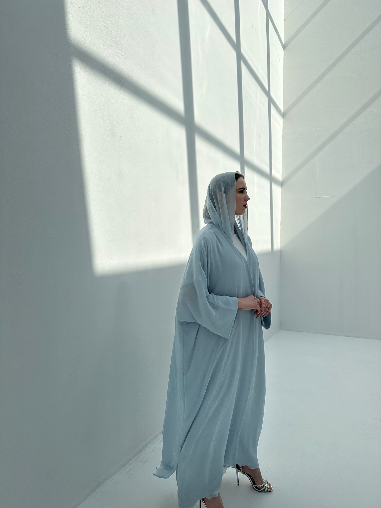 ER02 - The Elora abaya