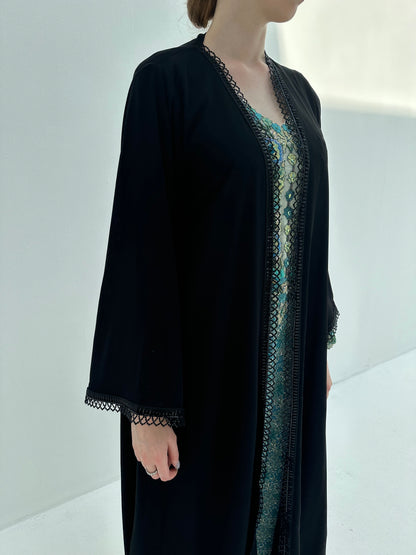 ER06 - Lace one abaya